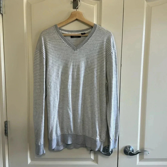 Claiborne Light layering sweater - Picture 1 of 3